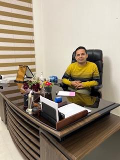تصویر گالری وحدت عباس زاده 1