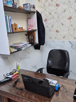 تصویر گالری محمود بادبرین 1