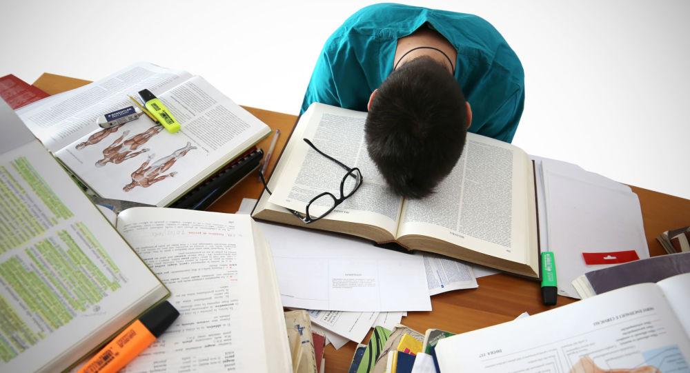 يادداشت روز دوشنبه صفحه اخر شرق "دکتر بابک زمانی"