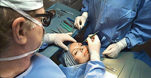 پروفسور جراحی پلاستیک کیست و چه توانایی‌هایی دارد؟ | پذیرش۲۴